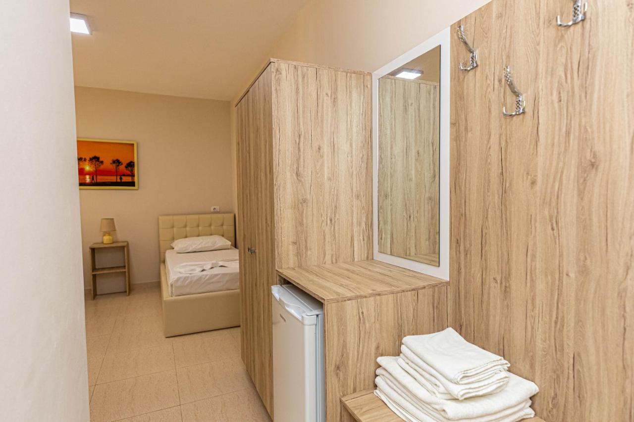 Jordan'S Hotel Vlorë Eksteriør bilde