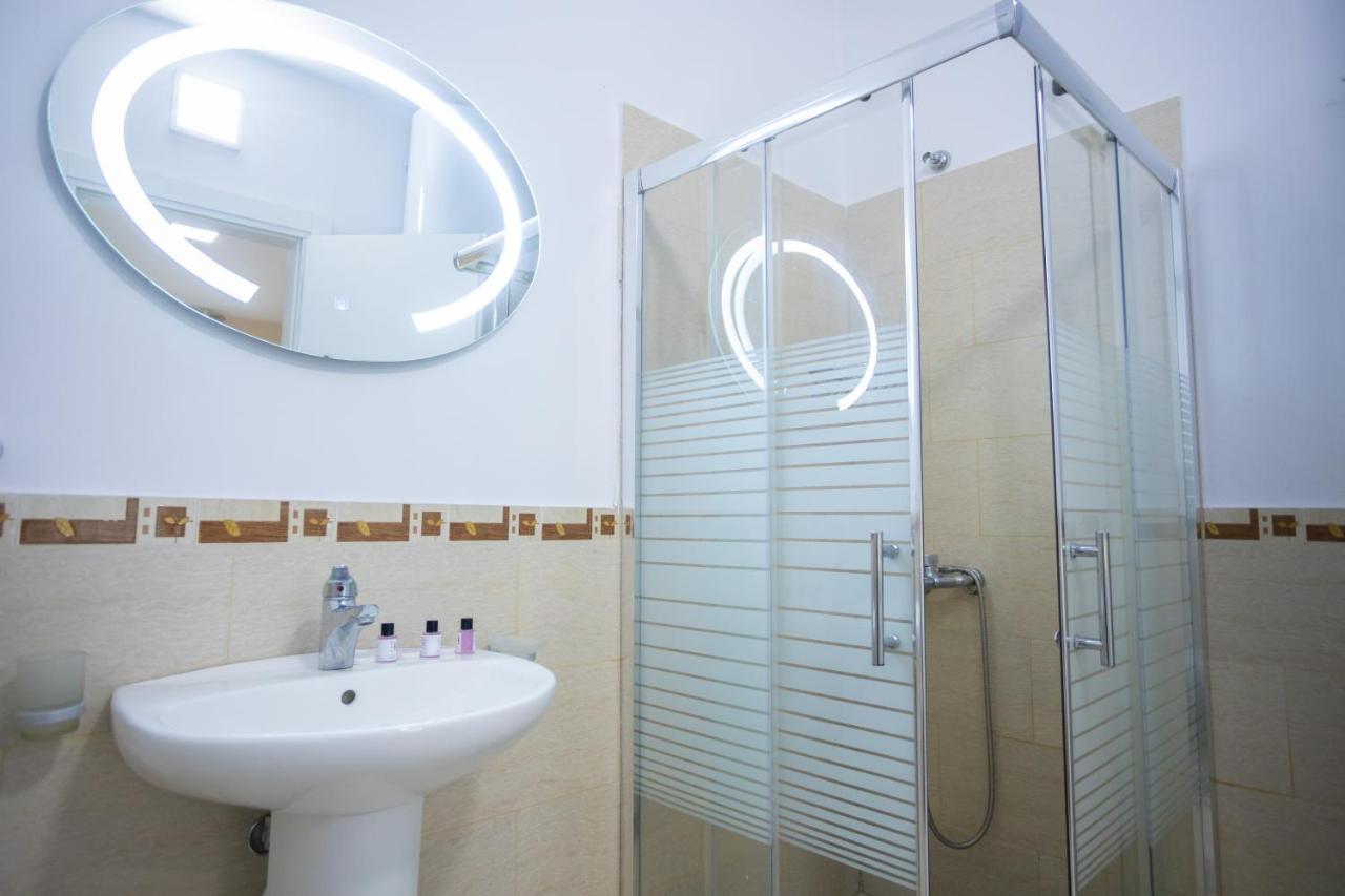 Jordan'S Hotel Vlorë Eksteriør bilde